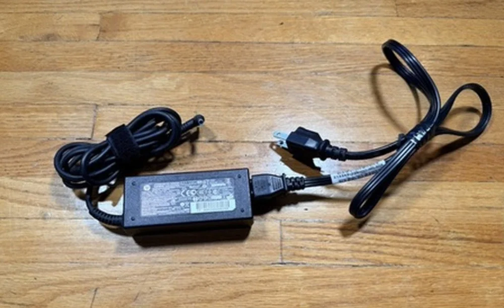 Genuine HP 90W AC Adapter Charger 19.5V 4.62A 709566-001 TPC-DA57 w/ Cord